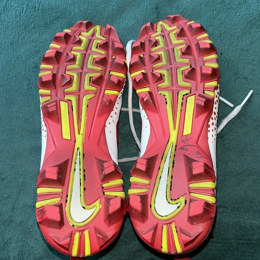 Nike Shark Savage Cleats Red White‎ Laced High Top- Youth 5.5
